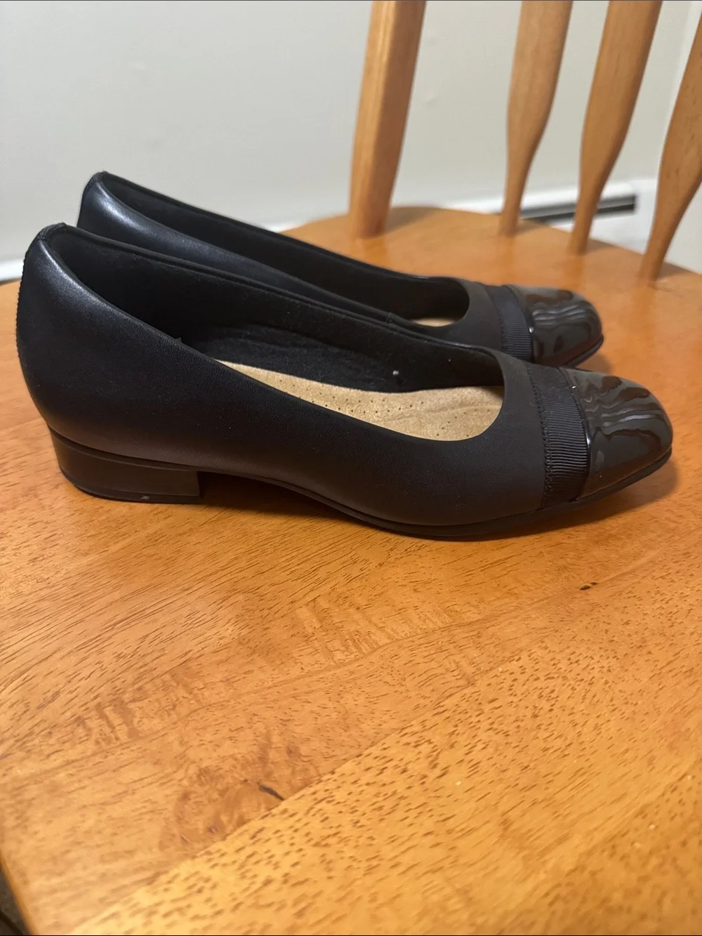 Clarks Black Women's Patent Cap-Toe Flats